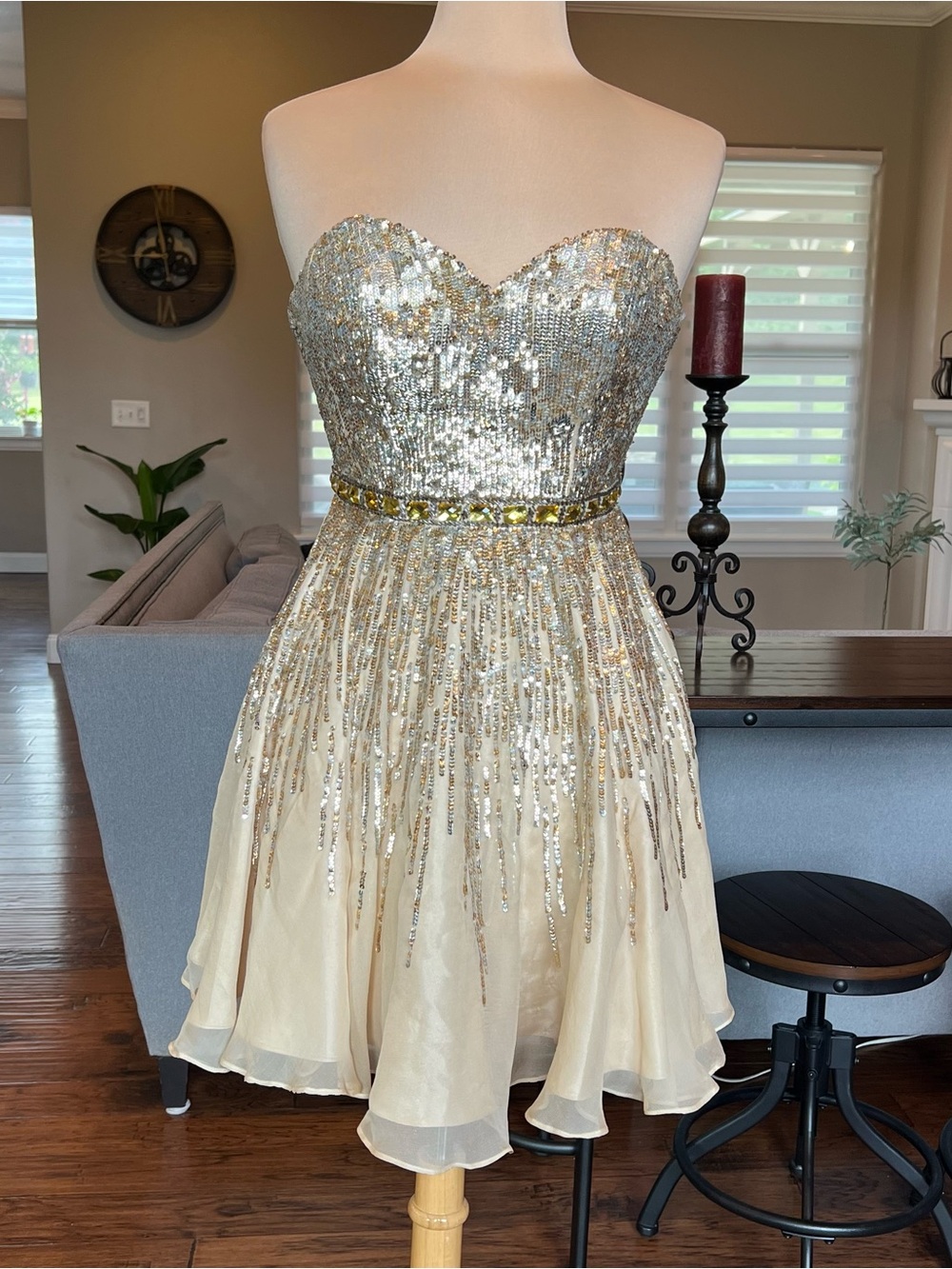 Sherri Hill 100% Silk Champagne Gold Sequin Beaded Strapless Prom Dress Size 4